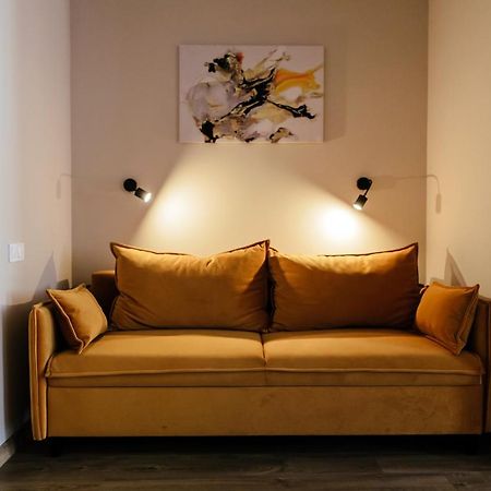 Lara Apartament 3 Apartment Lviv Bagian luar foto