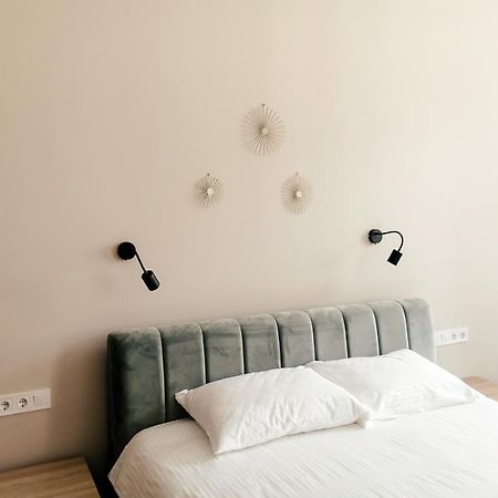 Lara Apartament 3 Apartment Lviv Bagian luar foto
