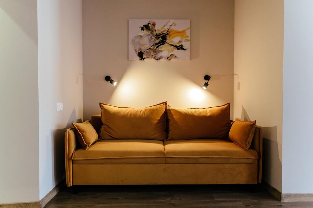 Lara Apartament 3 Apartment Lviv Bagian luar foto