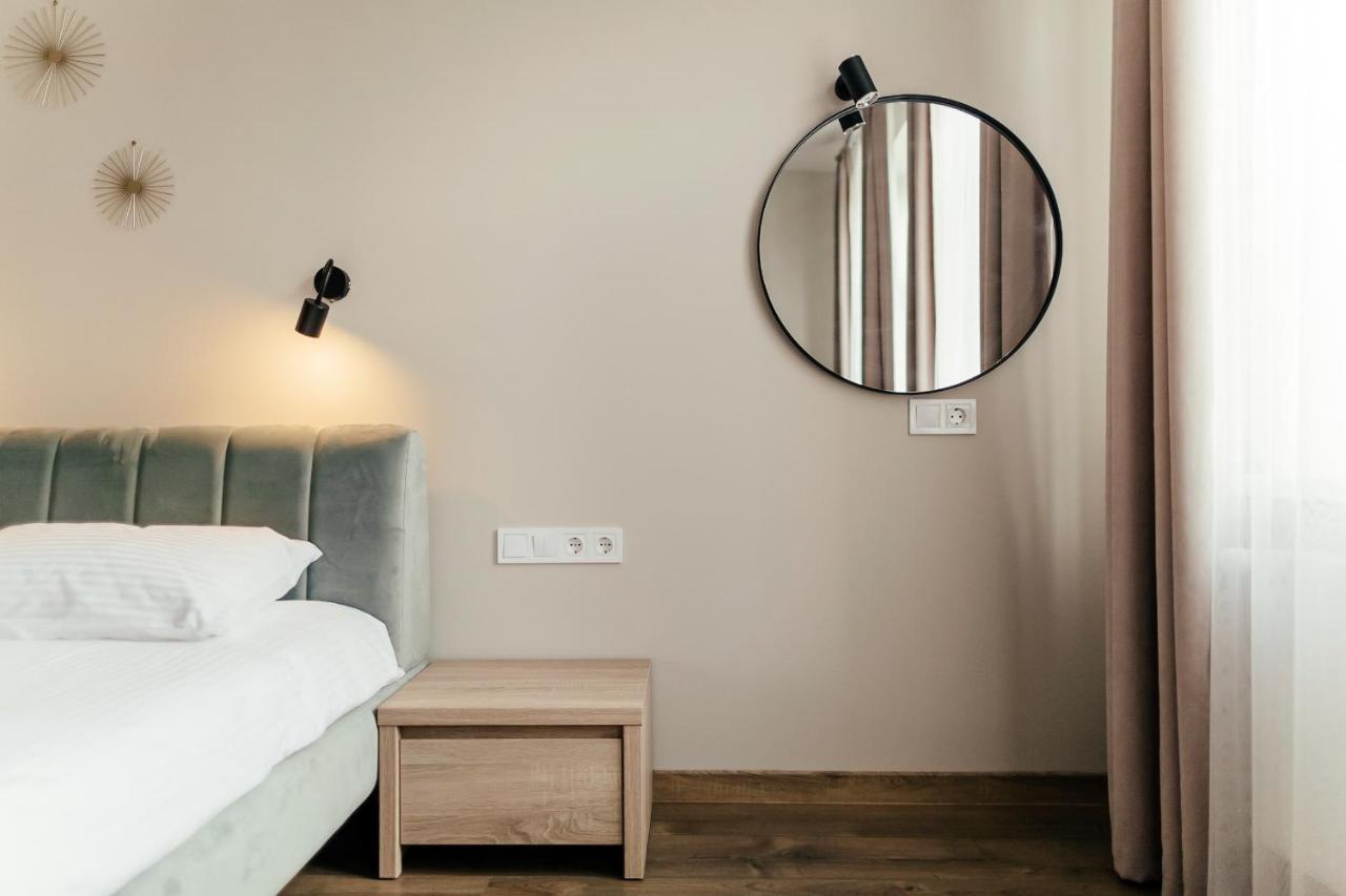 Lara Apartament 3 Apartment Lviv Bagian luar foto