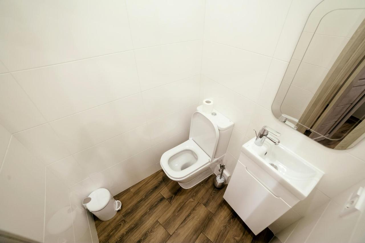 Lara Apartament 3 Apartment Lviv Bagian luar foto