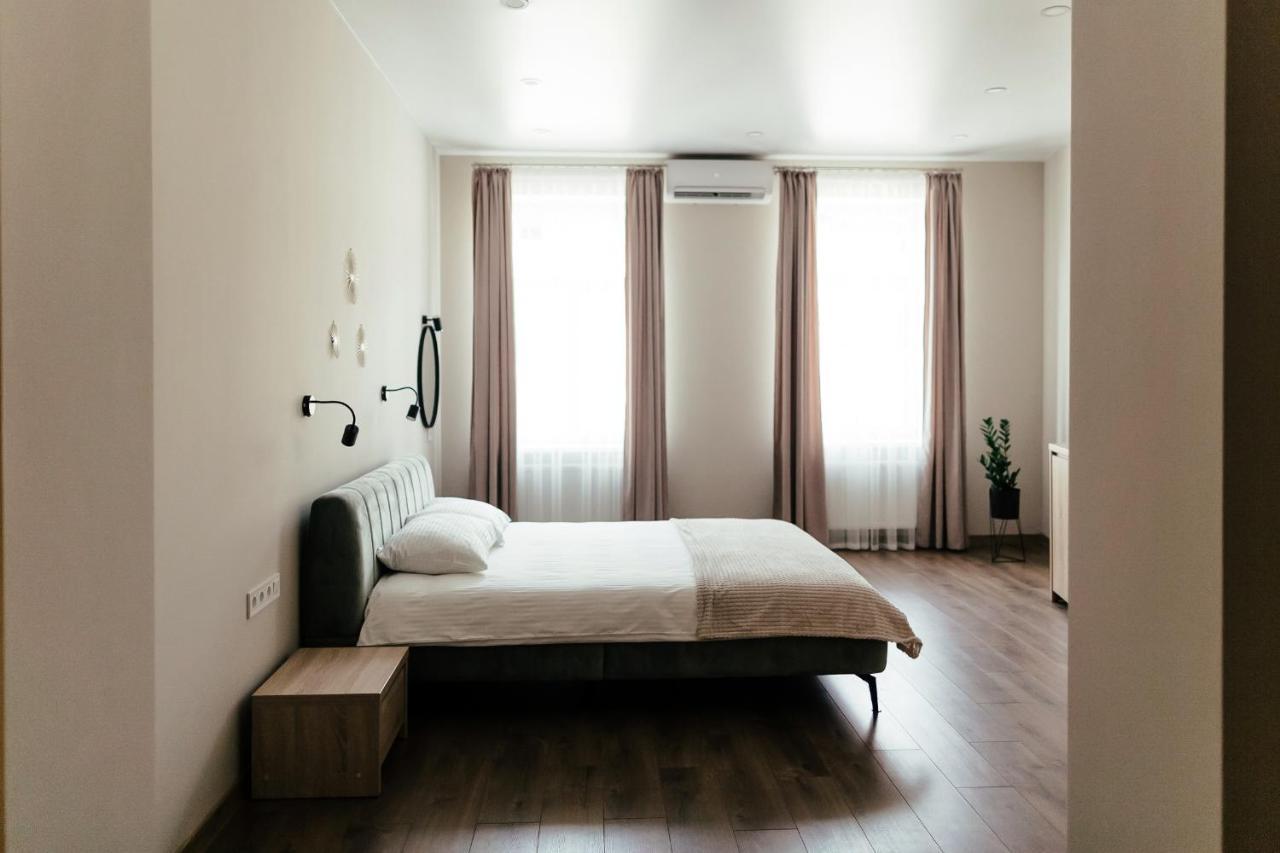 Lara Apartament 3 Apartment Lviv Bagian luar foto