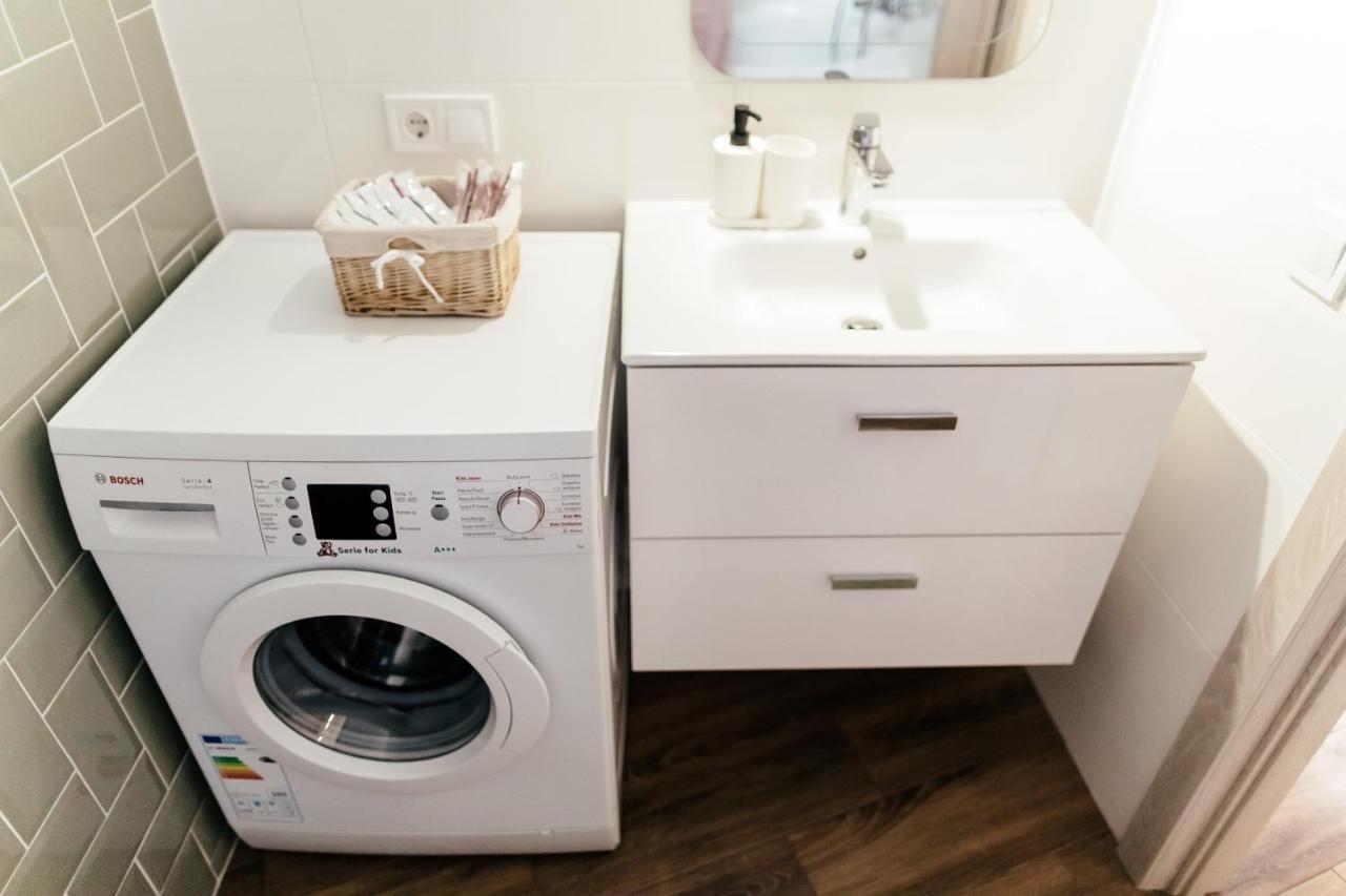 Lara Apartament 3 Apartment Lviv Bagian luar foto